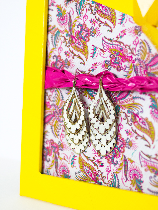 Scotch Color & Pattern Duct Tape DIY Jewelry Organizer | Sarah Hearts Scotch Color & Pattern Duct Tape DIY Jewelry Organizer | Sarah Hearts